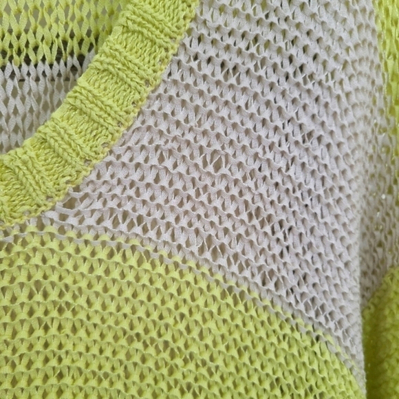 ⭐️40% Off⭐️ Calvin Klein Neon Lemon Color Block Stripe Sweater - Picture 6 of 10